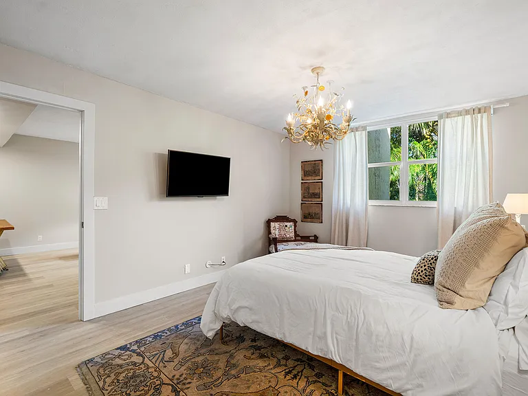 2805 SW 22nd Ave #104 — Photo 9