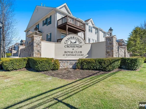 182 Brittany Ct #221, Clifton, NJ 07013