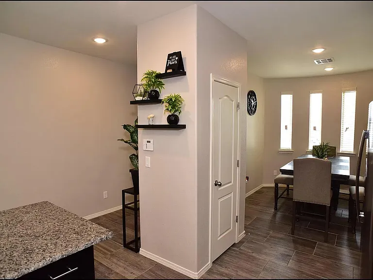 1016 Seahawk Pl — Photo 12