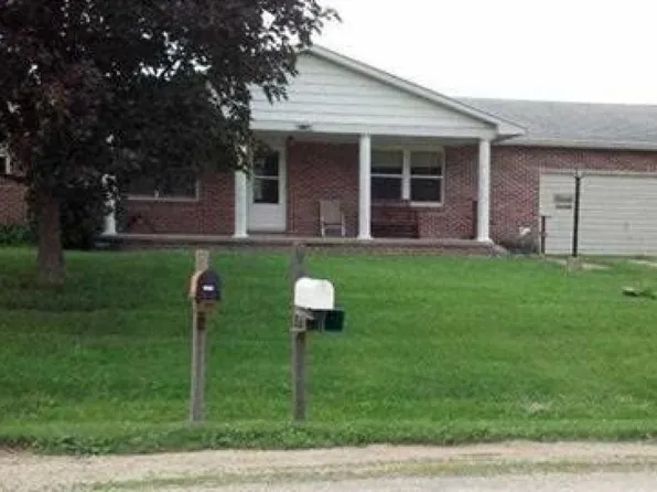 18399 Wagon Wheel Ln, Sterling, IL 61081