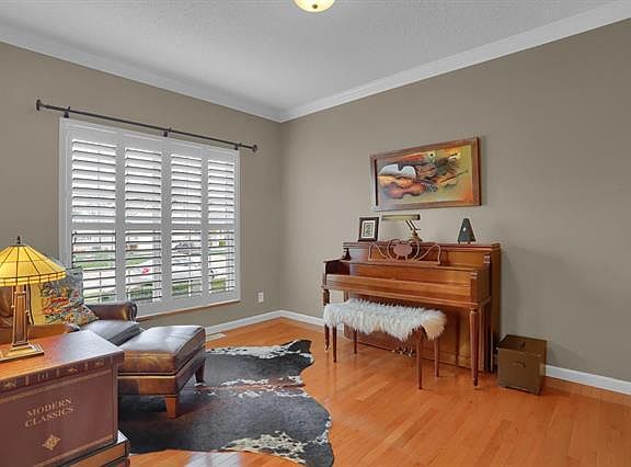 5th image of 1520 Coles Ct