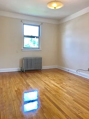 Rented by Halvatzis Realty | media 6