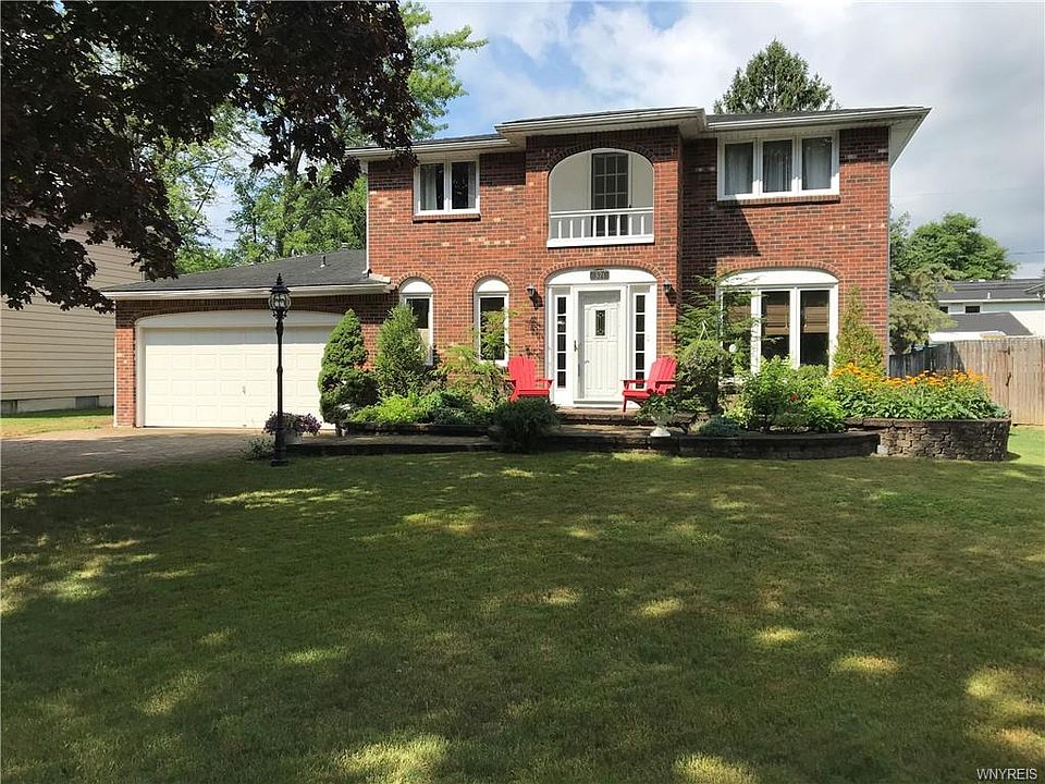 1st image of 371 Vine Ln