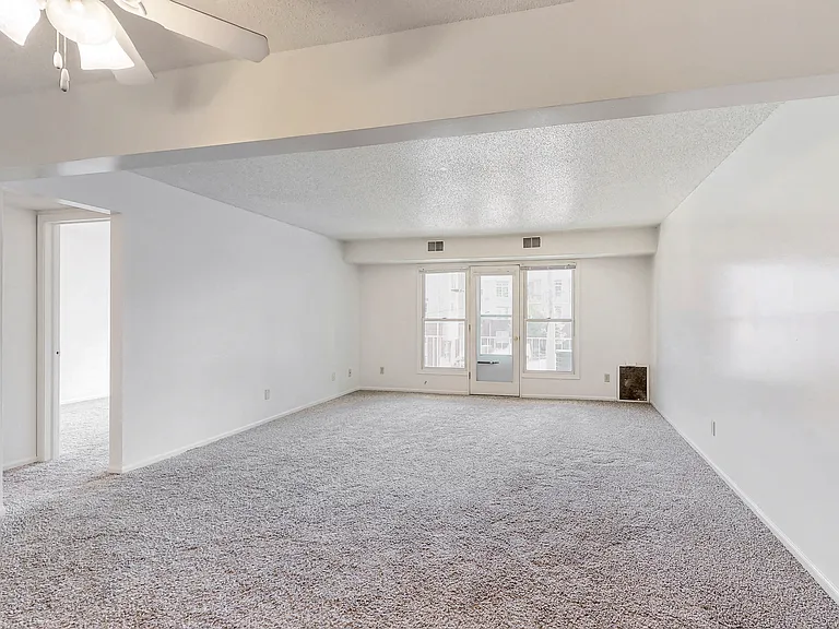 The 31st Street Apartments — Photo 35