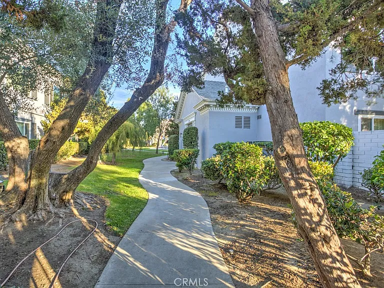 1610 S Pomona Ave #C15 — Photo 37