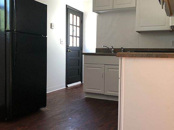 Side Entrance into Kitchen
