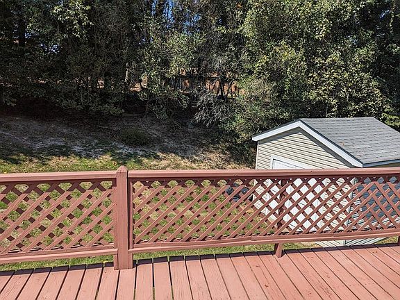 5th image of 442 Norwood Dr