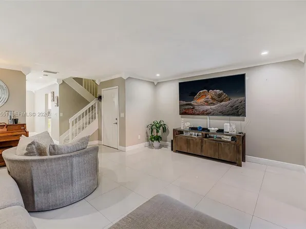 6410 W 27th Ln APT 101-19, Hialeah, FL 33016