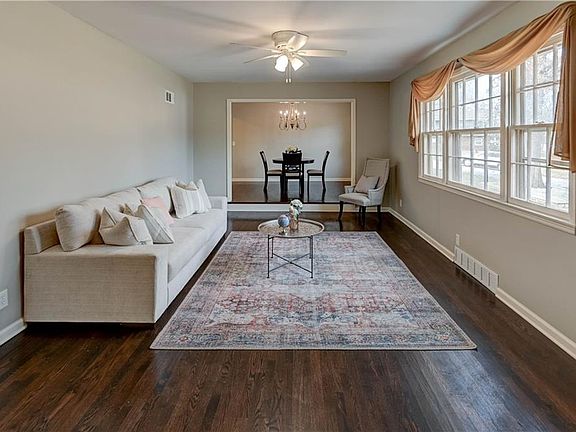 5th image of 10708 Saint Catherines Ln