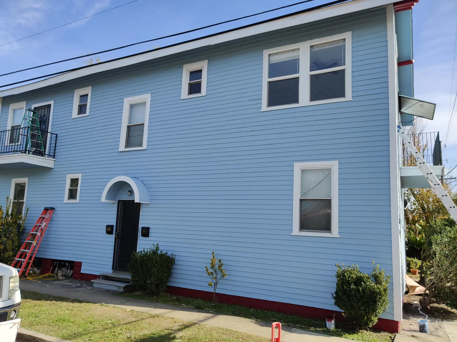 3 bed, 1350 sqft, $1,995 — Photo 2