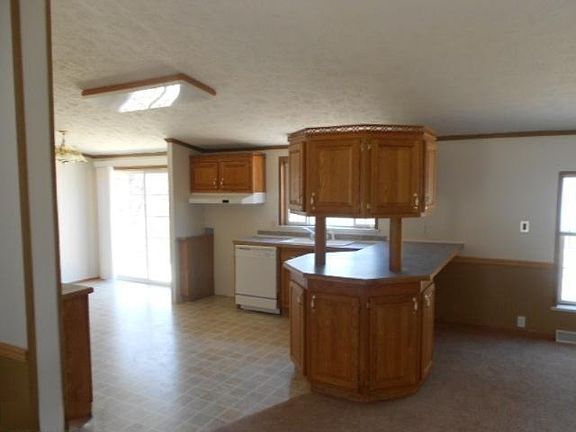3rd image of 1085 S Forest Dr