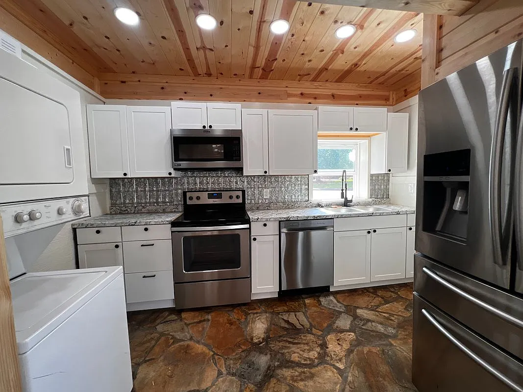 2 bed, 2.0 bath, 780 sqft, $1,500 — Photo 3