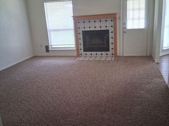 3rd image of 3806 Lone Oak Dr