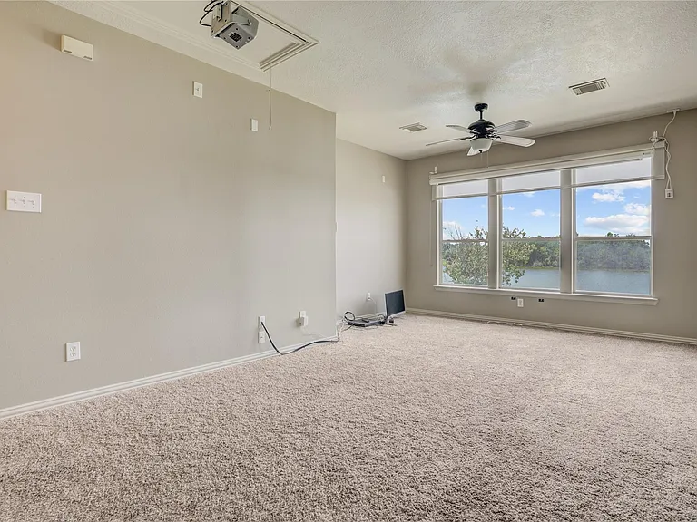 10006 Autumn Lake Trl — Photo 22