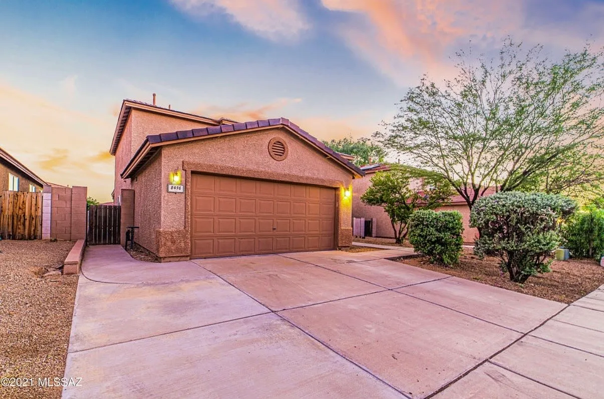 4 bed, 2886 sqft, $2,395 — Photo 1
