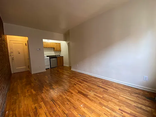 Rented by Best Apartments North Inc | media 34