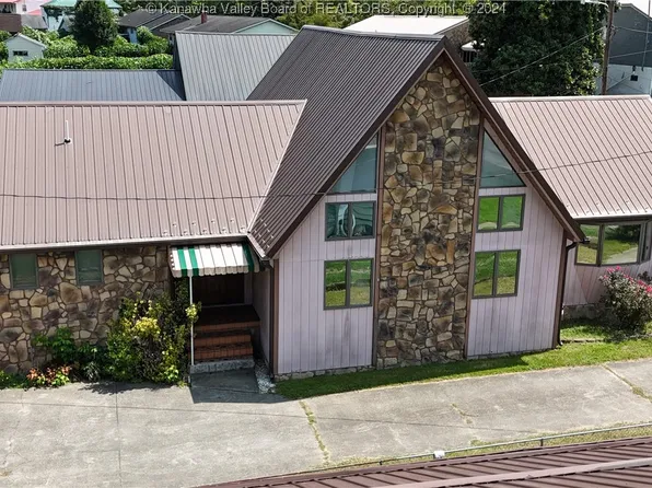 103 Wilson St, Cabin Creek, WV 25035