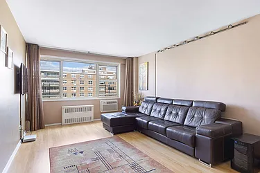 Sold by Thomas Lipovetsky, LREB