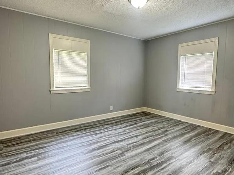 1819 Lincoln Dr — Photo 6
