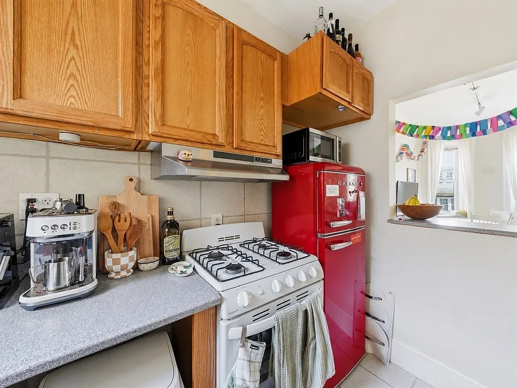 2 bed, 1.0 bath, 700 sqft, $2,700 — Photo 4