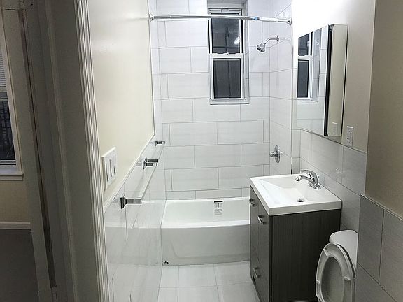 5th image of 7008 66th St APT 2L