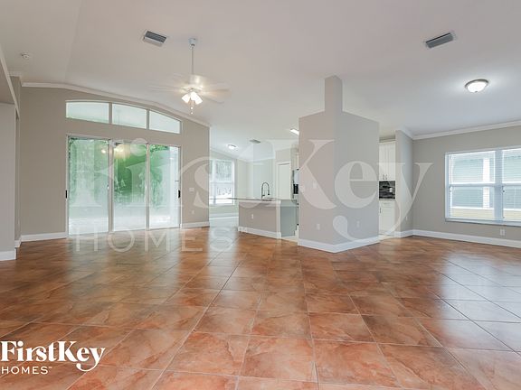 3rd image of 30916 Burleigh Dr