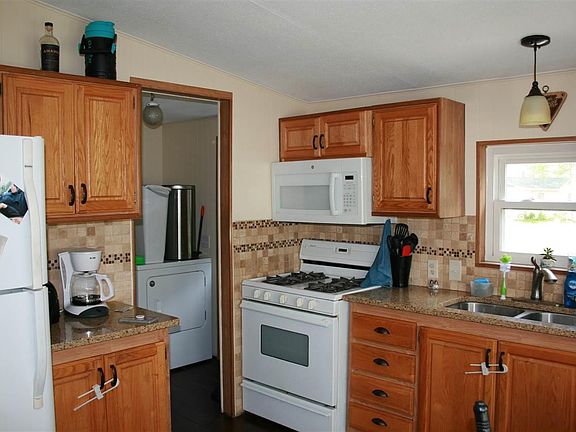 4th image of 6114 Harper Rd NW