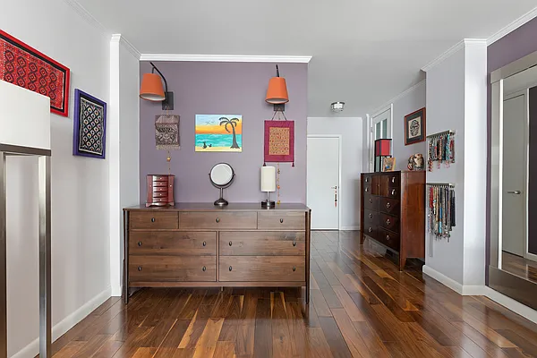 Sold by Compass | media 9