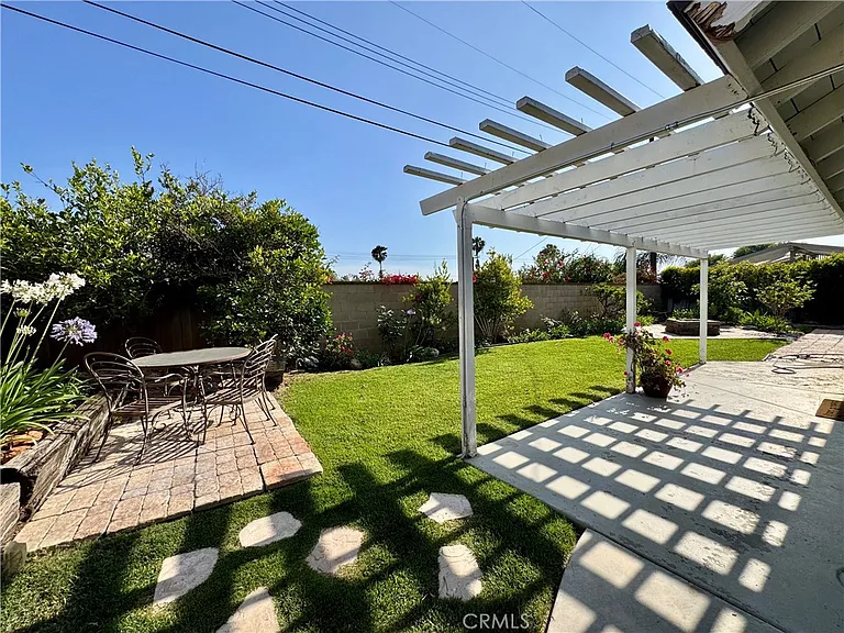 18572 Avolinda Dr — Photo 54