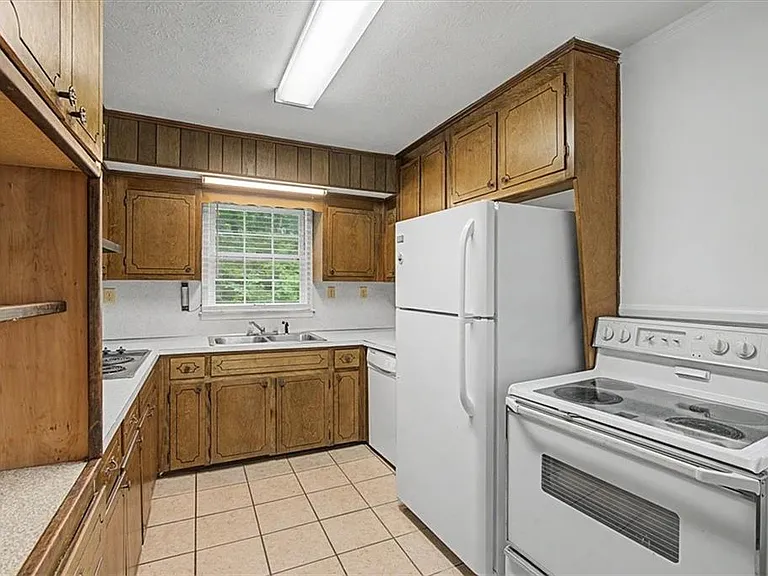 2985 Fredrick Dr — Photo 16