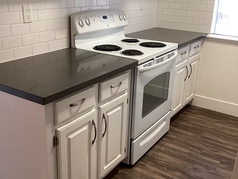 Oakview Apartments — Photo 4