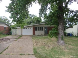 2425 Johnstown Dr, Florissant, MO 63033
