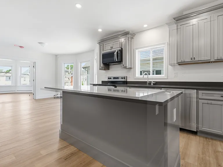 40 Concord Ave #1 — Photo 3