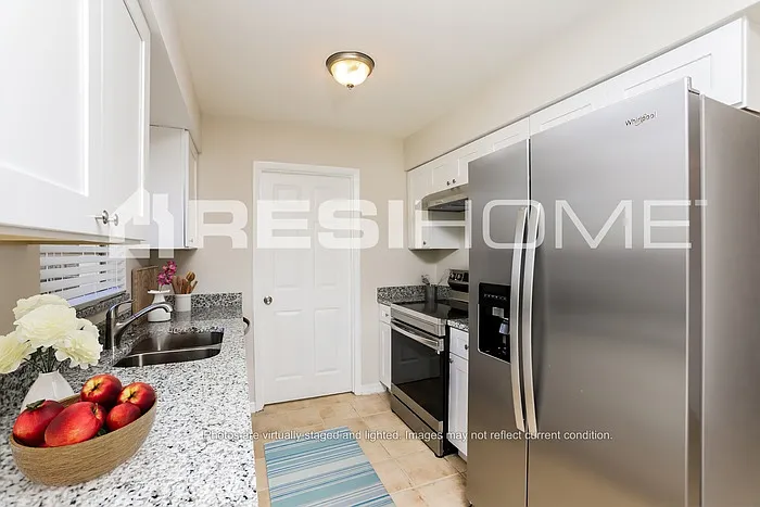 3 bed, 2.0 bath, 1200 sqft, $2,120 — Photo 3