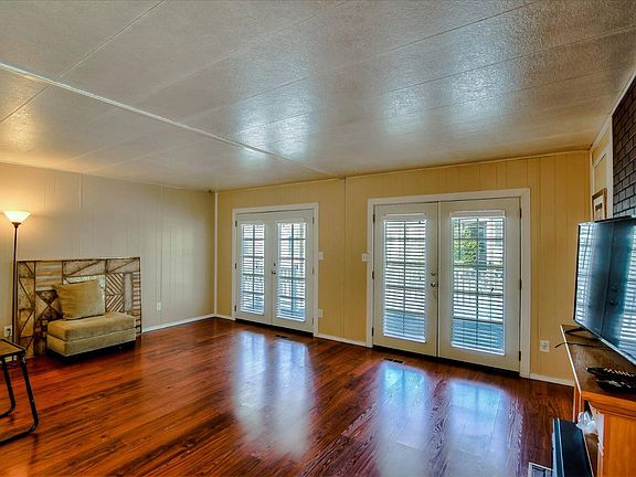 5th image of 16 Windjammer Pl