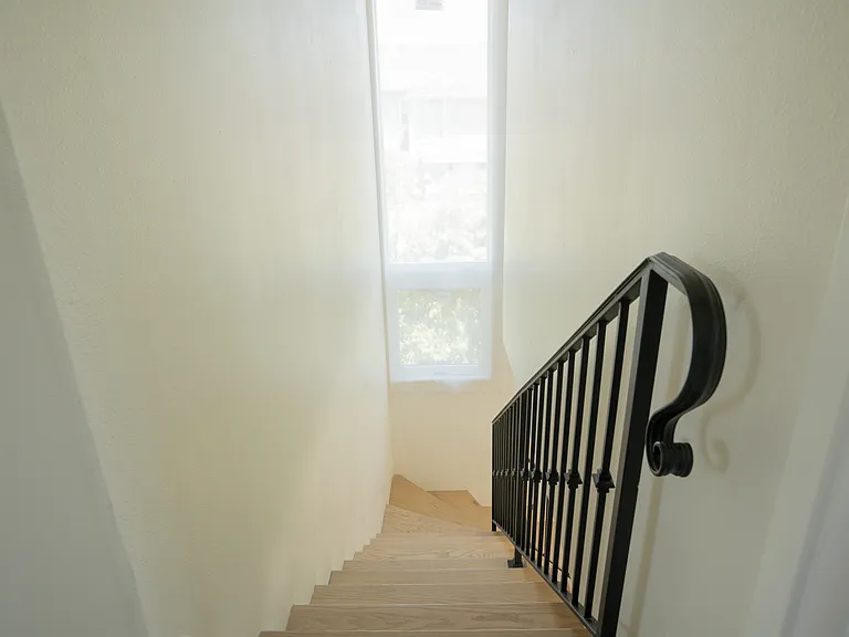2222 S Budlong Ave #1/2 — Photo 17