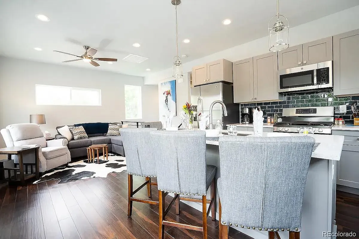 1 bed, 648 sqft, $2,200 — Photo 2