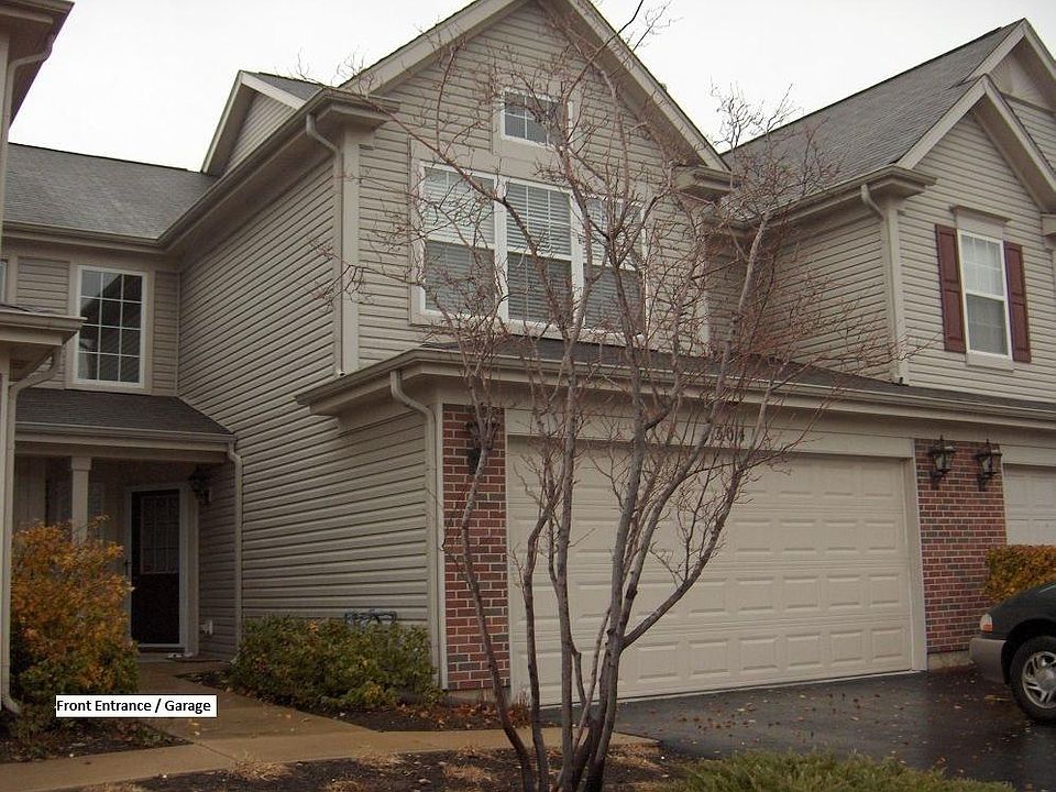 Front Entrance / Garage