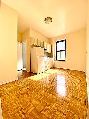 3rd image of 523 E 78th St APT 4C