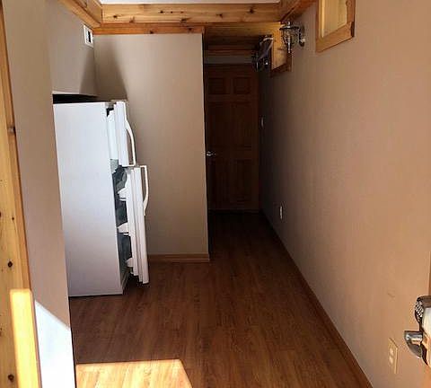 2nd image of 527 1/2 1st Ave