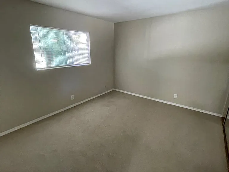 483 Quail Ct — Photo 33