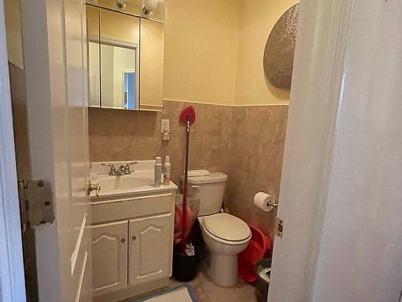 4th image of 1910 81st St #1