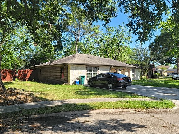 3rd image of 1209 Dogwood Dr