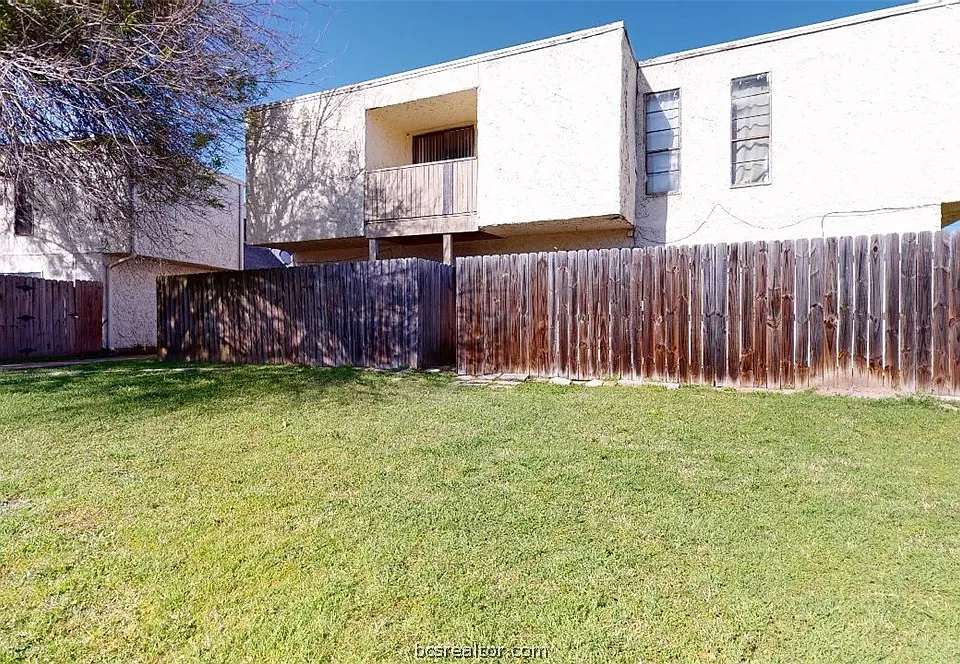 1803 Potomac Pl #D
