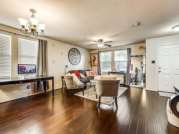 5th image of 2100 Barracks Dr