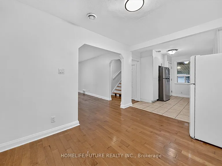 46 Stamford Sq N — Photo 11