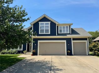 112 S Westglen Dr, Raymore, MO 64083