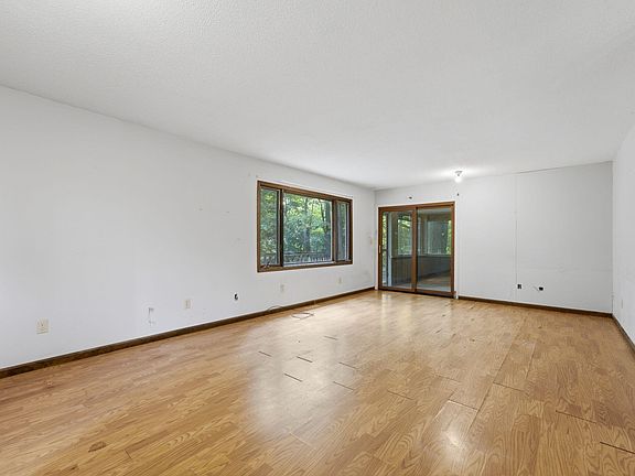 5th image of 1108 W 8th St