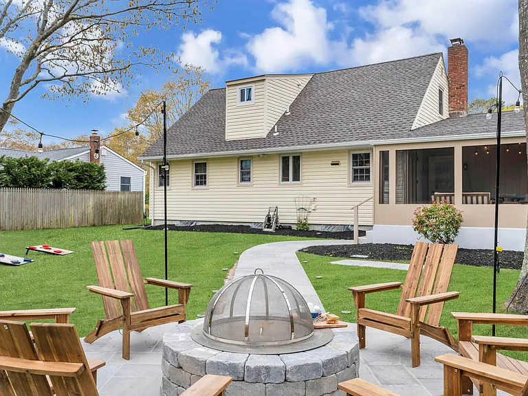 43 Palo Alto Dr — Photo 3