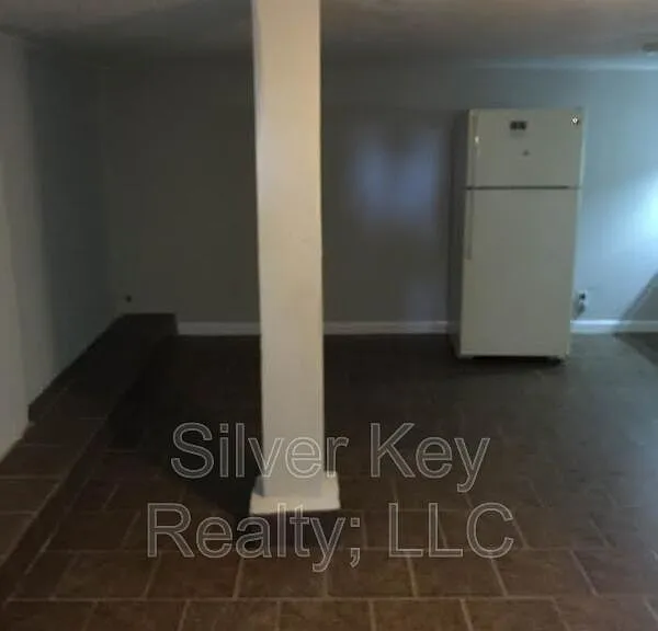 107 Forrest Ave #7 — Photo 5